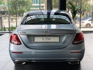 Báo giá Mercedes E250 mới 100%, hổ trợ vay vốn 80% , lãi suất ưu đãi chỉ 6%/năm