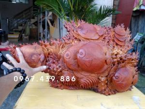 Tượng Cá Đồng Tiền tài lộc bằng gỗ hương