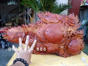 Tượng Cá Đồng Tiền tài lộc bằng gỗ hương