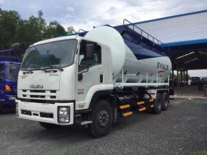 Xe Isuzu chở cám bồn thổi