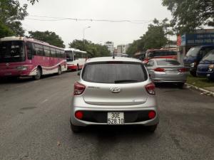 Bán Hyundai I10 1.0MT màu bạc 2017