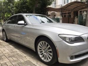 Cần bán em bmw 750Li 2010 màu xám bạc nhập khẩu Đức nguyên con