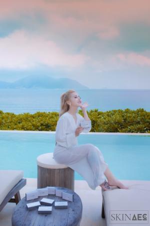 Sữa Tắm Kích Trắng 1 Bước Than Hoạt Tính Skin Aec White Anise Body Skin