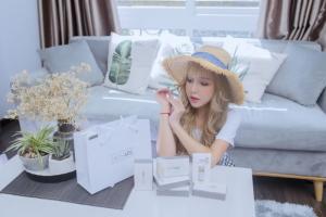 Kem Dưỡng Trắng Da Chống Nắng Ban Ngày Skin Aec Sun Body Lotion Makeup