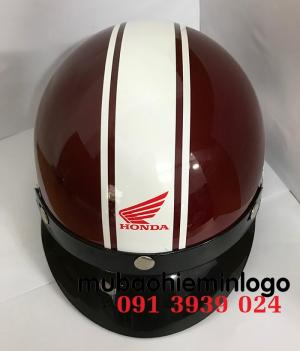 In logo lên mũ bảo hiểm làm quà tặng