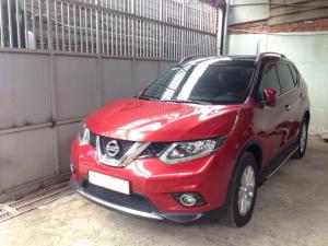 bán nhanh xe Nissan X-Trail 2.0AT Premium 2018 màu đỏ biển Sài Gòn