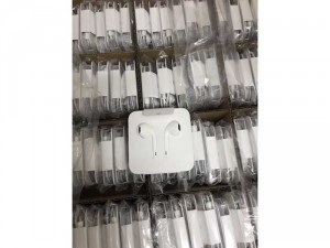 Mình bán tai nghe chuẩn bóc máy dành cho các loại Iphone từ 6 trở lên đã lên IOS 10 trở lên