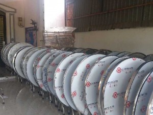 Thanh lý bàn inox giá rẻ bán tính kg