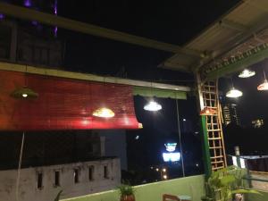 Thanh lý bạt che mưa dùng cho sân thượng, mái hiên