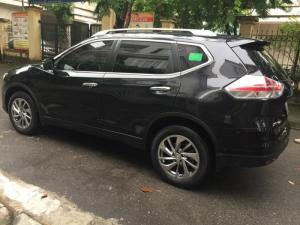 Bán Nissan X-trail 2017 đk 2018 tự động Đen bản full nút đề cóp điện.