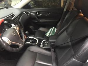 Bán Nissan X-trail 2017 đk 2018 tự động Đen bản full nút đề cóp điện.