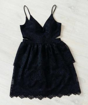 Thanh Lý Đầm Ren Tầng Màu Đen New