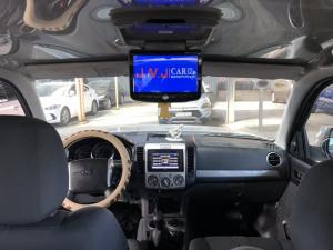 Bán Ford Everest 2.5MT màu bạc số sàn máy dầu sản xuất 2014 biển tỉnh mẫu mới lăn bánh 68000km