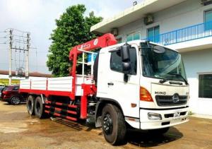 Giá xe tải Hino FL 13.8 tấn, gắn cẩu unic 5 tấn, trả trước 200 triệu, giao luôn xe