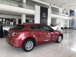 Mazda Bình Dương bán xe Mazda 3 1.5 Hatback màu Đỏ, có hàng giao ngay, trả trước 180tr