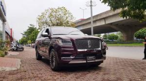 Bán Lincoln Navigator Black Label nội và ngoại thất màu nâu đỏ.Model 2019,nhập mỹ ,mới 100%.