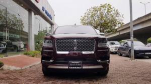 Bán Lincoln Navigator Black Label nội và ngoại thất màu nâu đỏ.Model 2019,nhập mỹ ,mới 100%.