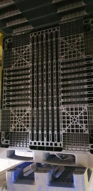 Cung cấp các loại pallet nhựa giá rẻ.