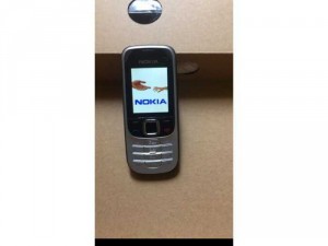 Nokia 2330c hàng chính hãng cỡ camera sau lưng