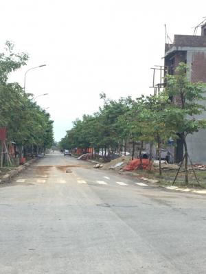 Bán 100m2 hướng Tây Bắc, đường 13,5m nhìn sang biệt thự tại KĐT mới Nam Vĩnh Yên
