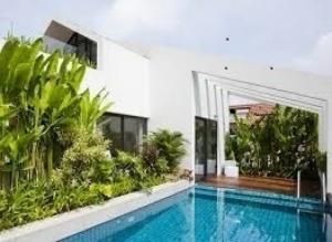 Chuyển công tác ra Hà Nội gia đình tôi cần bán nhanh biệt thự 3 tầng. Có chỗ để ô tô. Ngay TTTP Huế