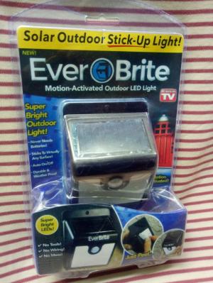 ĐÈN EVER BRITE -đèn năng lượng mặt trời