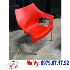 Ghế nhựa đúc dành cho quán cafe