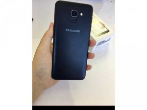Cần bán em samsung j6 hàng công ty, còn bảo hành dài