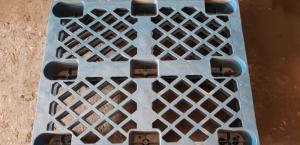 Pallet nhựa cũ kích thước 1000x1000x120mm giá rẻ