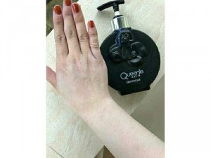Sữa tắm hạt xông trắng QUEENIE SKIN