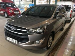 Innova 2.0E 2017, màu đồng, xe cá nhân