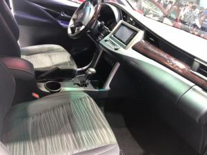 Toyota Innova 2.0 Ventuner Màu Trắng Ngọc Trai 2019 Mới