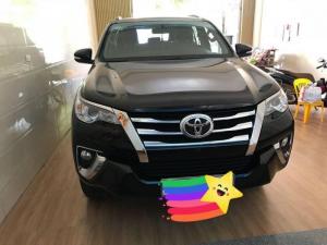 Bán xe Toyota Fortuner 2018 máy xăng, số tự động