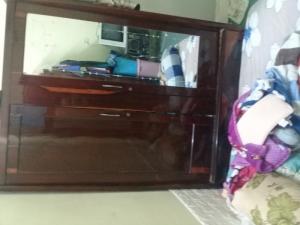 Bán bộ ngựa cam lai 120tr và tủ gỗ cẩm lai trên 30 năm tuổi đẹp