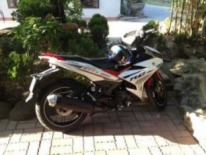 Cần bán xe máy Exciter 150 màu trắng đỏ 2018
