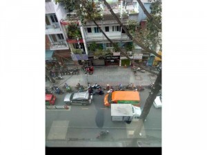 Cần bán nhà mặt tiền Q1