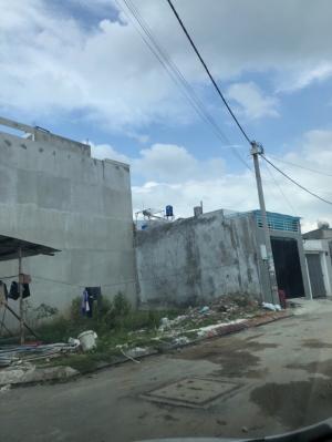 Bán căn nhà nát 50m2 ngay chợ Long Trường,Quận 9,đang cho thuê kinh doanh
