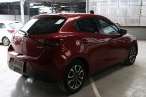 Bán Mazda 2 Hacthback 1.5AT màu đỏ số tự động 5 cửa sản xuất T2/2018