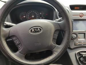 Kia Carens EX 2.0MT số sàn, màu nâu biển Sài Gòn