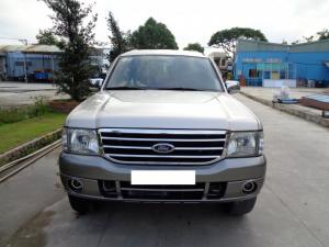 Cần bán xe Ford Everest 2006 máy dầu số sàn, màu xám ghi