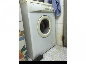 Bán máy giặt Electrolux sản xuất Ý cửa ngang