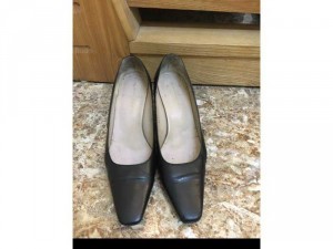 Đôi giày nữ Made in Japan hiệu Elegance màu đen, đế 7 cm, hình thức đẹp như hình, cỡ 37