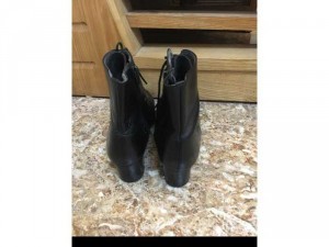 Đôi giày nữ cao cổ Made in Japan, da thật, hiệu Hydro Stopper màu đen, đế 7 cm, hình thức đẹp như hình