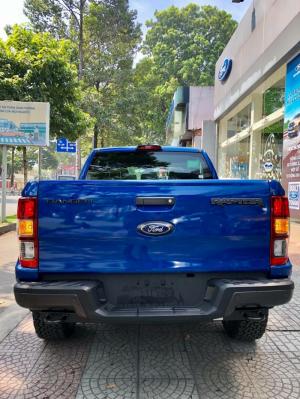 Phía sau xe Ford Ranger Raptor 2019, màu xanh dương, trả trước 300 triệu có xe giao ngay tại Gia Định Ford - Gọi 0966877768 (MrHải 24/24)