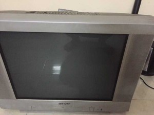 Cần bán sony wega 21 inch dùng bình thuong