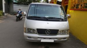 Bán xe Mercedes 9 chỗ máy xăng 2005 màu bạc