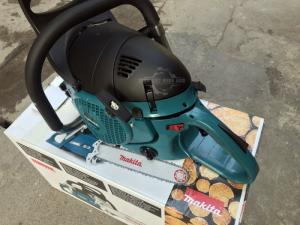 Máy cưa xích Makita DCS6401