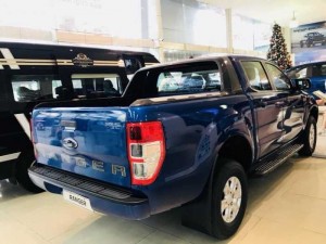 Đuôi bán tải Ford Ranger XLS 2.0L AT màu xanh dương, trả trước 200 triệu có xe giao ngay tại Ford Gia Định - Gọi ngay 0966877768 (MrHải 24/24)