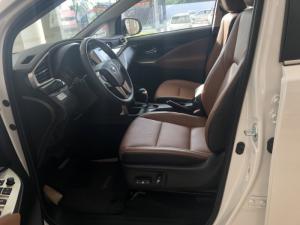 INnova 2.0V màu trắng ngọc trai giao ngay