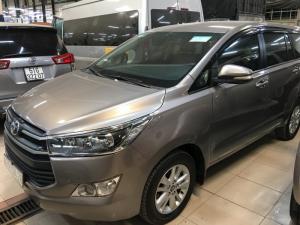 Innova 2.0E 2016, màu đồng, xe cá nhân